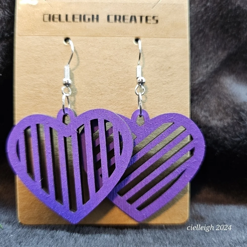 💥4 for $25💥 Laser-cut Heart Shaped Wood Earrings - Picture 4 of 7